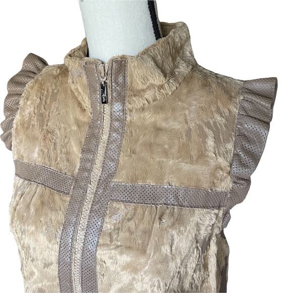 Diffa Italy Faux Fur Leather Ruffle Trim Shoulder Zip Front Vest Women's Size M - Picture 2 of 12